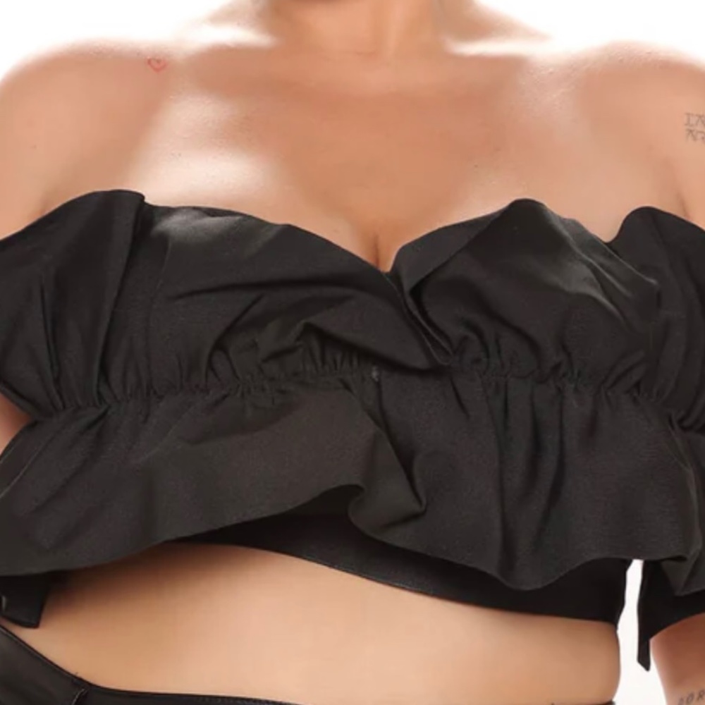 Black crop top